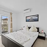 1 Bedroom Cozy Apartment In Vodice