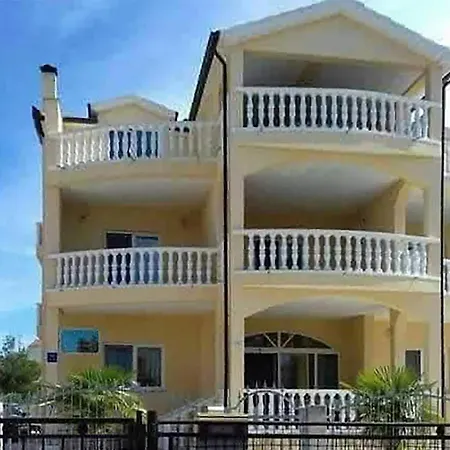 Apartment In With Wifi