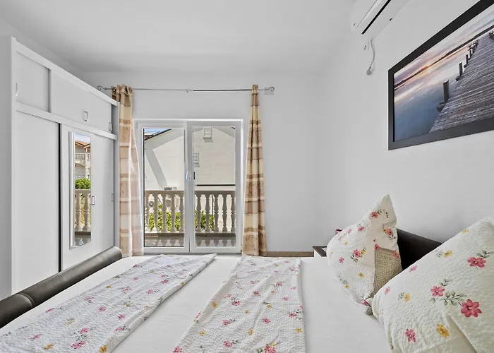 In With Wifi Apartman Vodice